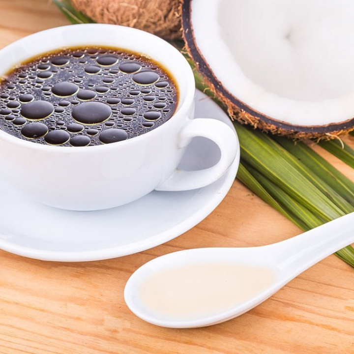 Minum Kopi Dicampur Virgin Coconut Oil, Apa Sih Manfaatnya?